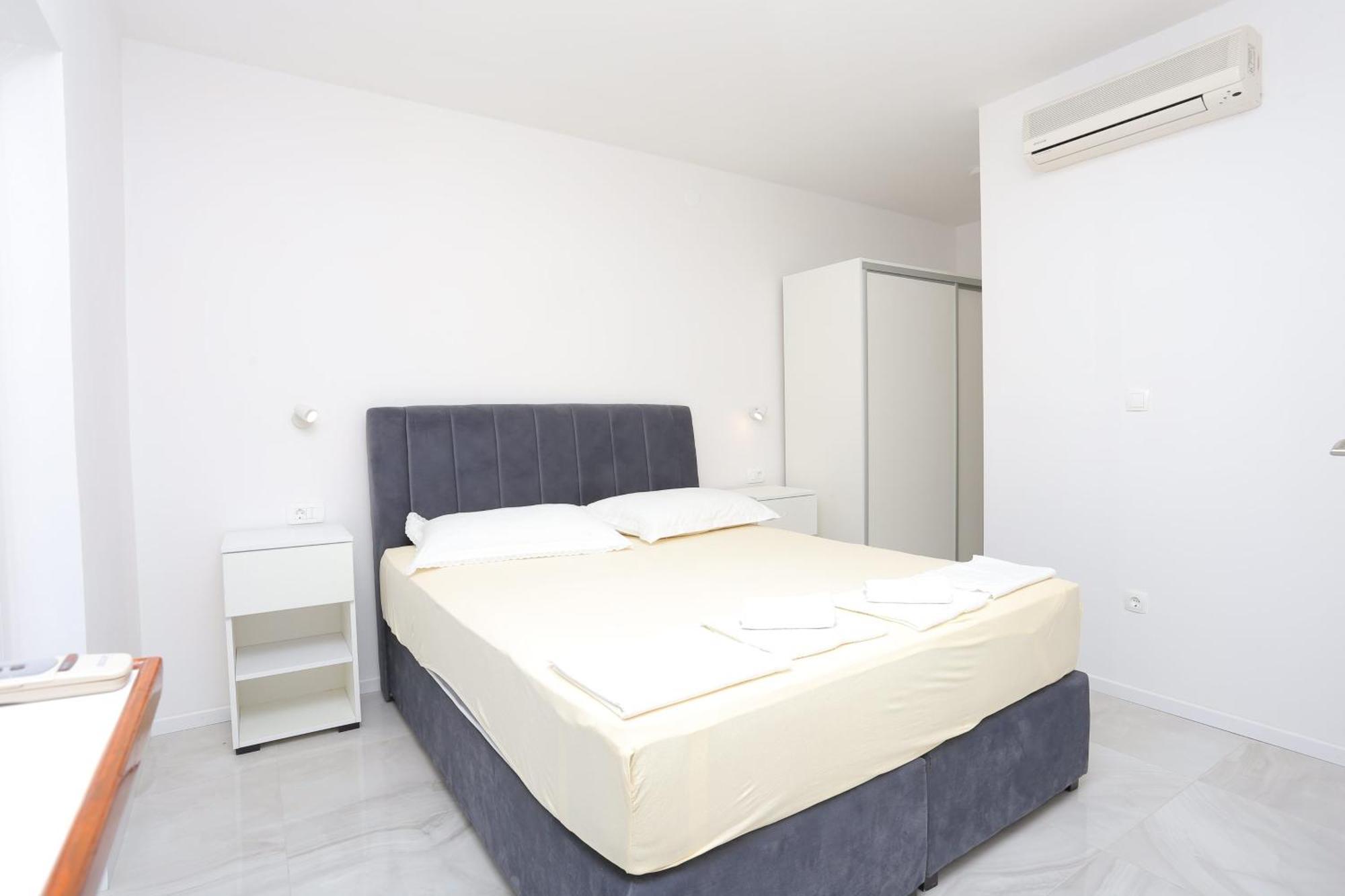 Apartments With A Parking Space Baska Voda, Makarska - 6773 Room photo